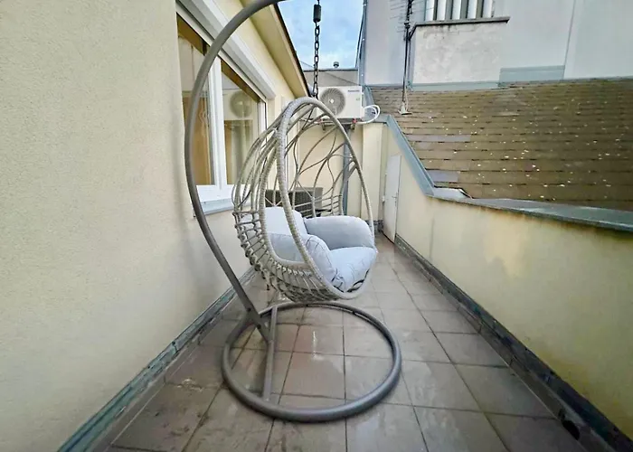 Apartmán Rooftop With Balcony & Ac